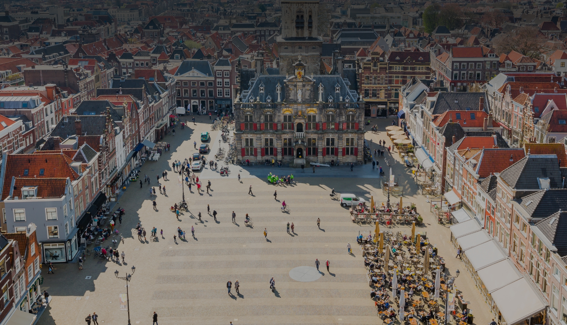 CENTRAAL GELEGEN EN UITSTEKENDE VERBINDINGEN